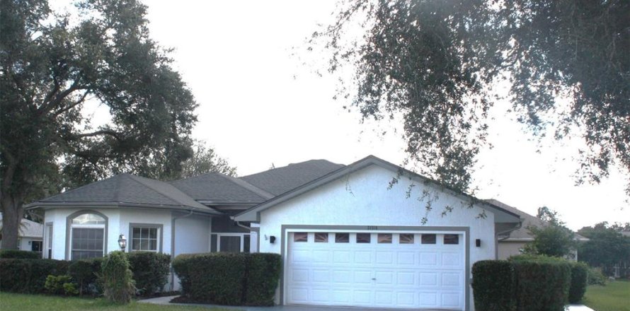 Villa ou maison à Leesburg, Floride 3 chambres, 167.04 m2 № 2397115