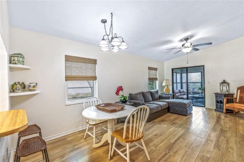 Duplex in Edgewater, Florida 2 bedrooms, 97.18 sq.m. № 1908030 - photo 8