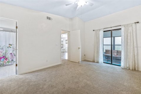 Duplex in Edgewater, Florida 2 bedrooms, 97.18 sq.m. № 1908030 - photo 13