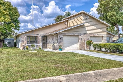 Duplex in Edgewater, Florida 2 bedrooms, 97.18 sq.m. № 1908030 - photo 1