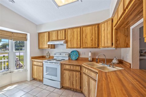 Duplex in Edgewater, Florida 2 bedrooms, 97.18 sq.m. № 1908030 - photo 4