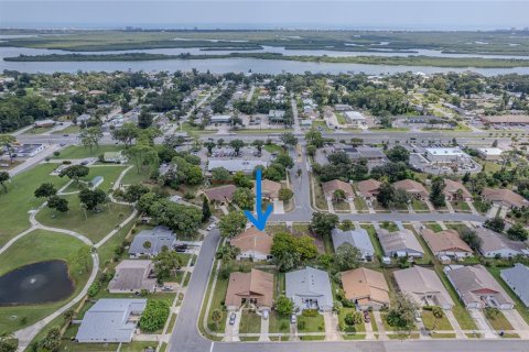 Duplex in Edgewater, Florida 2 bedrooms, 97.18 sq.m. № 1908030 - photo 2