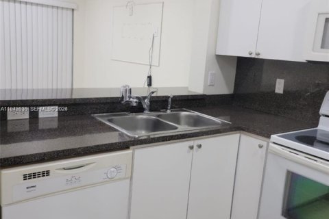 Townhouse in Miami, Florida 4 bedrooms, 128.76 sq.m. № 2002314 - photo 15