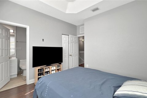House in Cutler Bay, Florida 3 bedrooms, 123.1 sq.m. № 1867788 - photo 14