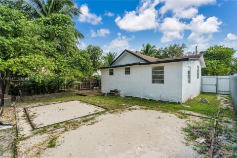 Casa en venta en Miami, Florida, 3 dormitorios, 84.73 m2 № 1942124 - foto 19