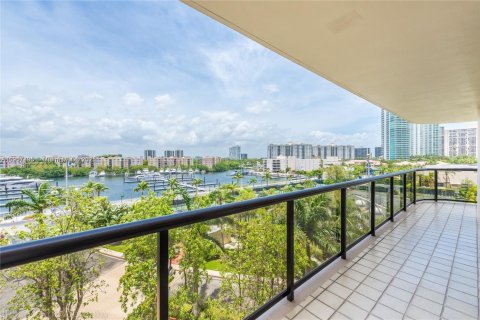 Copropriété à vendre à Aventura, Floride: 2 chambres, 169.55 m2 № 1972194 - photo 12