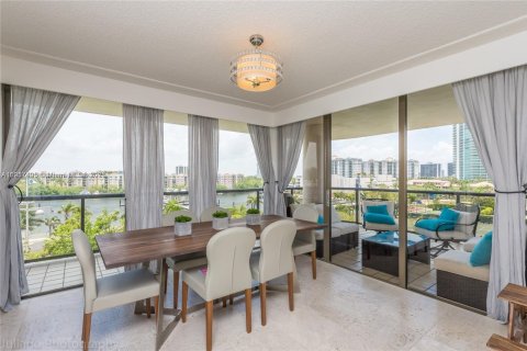 Copropriété à vendre à Aventura, Floride: 2 chambres, 169.55 m2 № 1972194 - photo 2