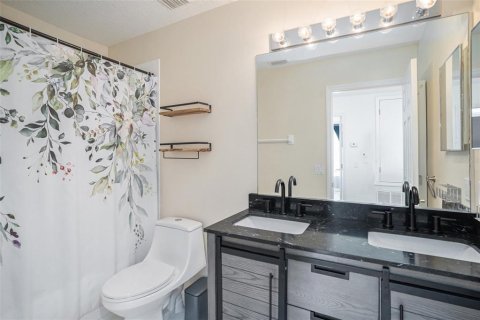 House in Tampa, Florida 4 bedrooms, 207.54 sq.m. № 1869709 - photo 16