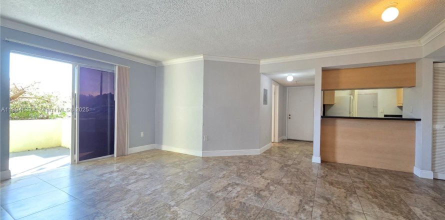 Condo in Miami, Florida, 2 bedrooms № 1956067