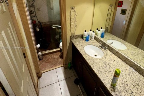 House in Miramar, Florida 2 bedrooms, 98.48 sq.m. № 1746094 - photo 11