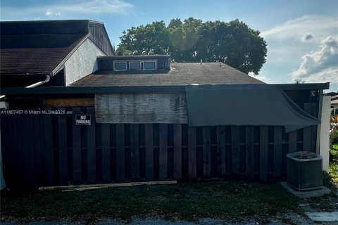 House in Miramar, Florida 2 bedrooms, 98.48 sq.m. № 1746094 - photo 4