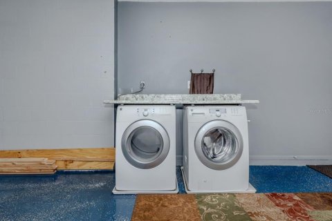 Купить виллу или дом в Венеция, Флорида 5 комнат, 117.99м2, № 1907762 - фото 17