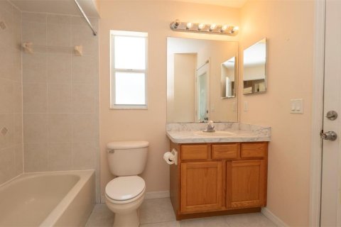 House in Weeki Wachee, Florida 3 bedrooms, 162.21 sq.m. № 1909016 - photo 27