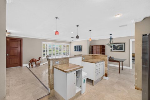 Villa ou maison à vendre à Fort Lauderdale, Floride: 4 chambres, 179.86 m2 № 2318319 - photo 16