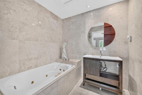Villa ou maison à vendre à Fort Lauderdale, Floride: 4 chambres, 179.86 m2 № 2318319 - photo 21