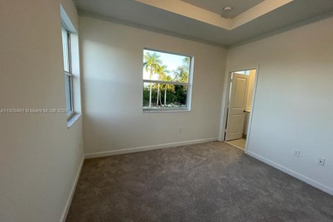 Casa en venta en Miami, Florida, 3 dormitorios, 143.53 m2 № 1968651 - foto 7