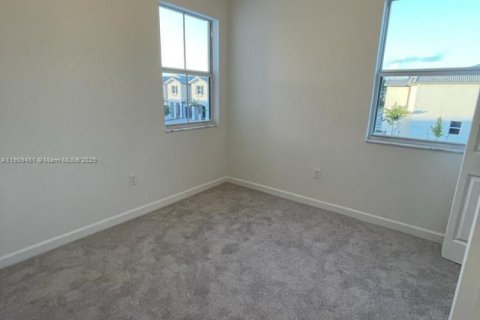 Casa en venta en Miami, Florida, 3 dormitorios, 143.53 m2 № 1968651 - foto 10