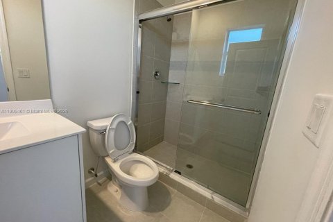 Casa en venta en Miami, Florida, 3 dormitorios, 143.53 m2 № 1968651 - foto 11