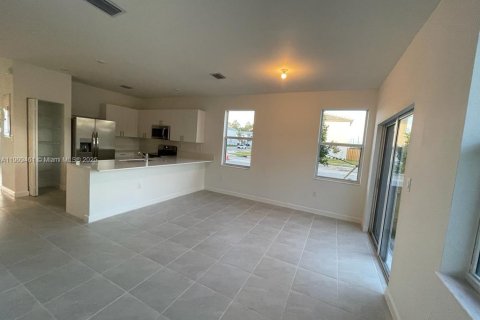 Casa en venta en Miami, Florida, 3 dormitorios, 143.53 m2 № 1968651 - foto 4