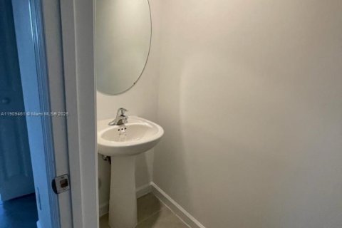 Casa en venta en Miami, Florida, 3 dormitorios, 143.53 m2 № 1968651 - foto 6