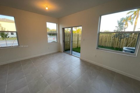 Casa en venta en Miami, Florida, 3 dormitorios, 143.53 m2 № 1968651 - foto 5