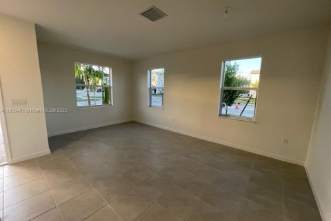 Casa en venta en Miami, Florida, 3 dormitorios, 143.53 m2 № 1968651 - foto 13