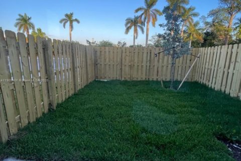 Casa en venta en Miami, Florida, 3 dormitorios, 143.53 m2 № 1968651 - foto 15