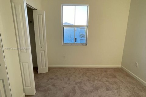 Casa en venta en Miami, Florida, 3 dormitorios, 143.53 m2 № 1968651 - foto 12