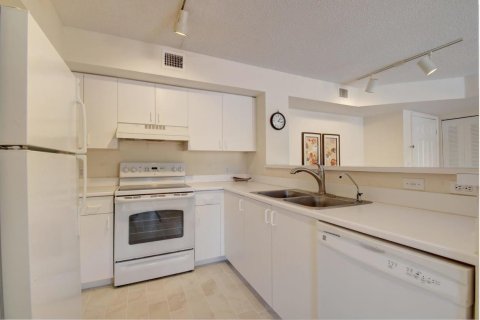 Condo in Hypoluxo, Florida, 2 bedrooms  № 2181929