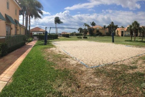 Condo in Hypoluxo, Florida, 2 bedrooms № 2181929 - photo 26