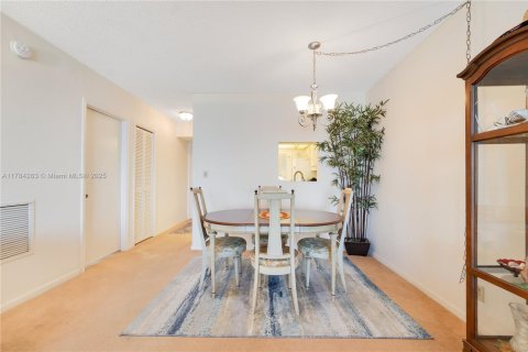 Condominio en venta en Lauderdale-by-the-Sea, Florida, 2 dormitorios, 83.98 m2 № 2016247 - foto 10