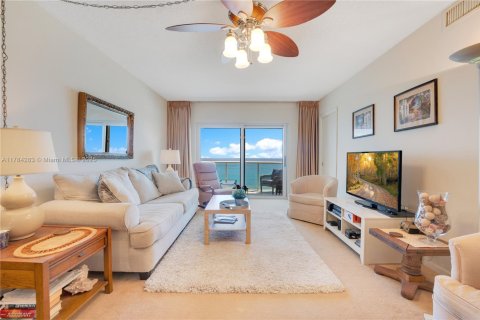 Condominio en venta en Lauderdale-by-the-Sea, Florida, 2 dormitorios, 83.98 m2 № 2016247 - foto 14