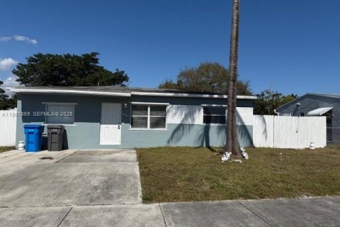 Casa en West Park, Florida 3 dormitorios № 2030120