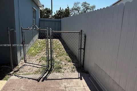 Casa en alquiler en West Park, Florida, 3 dormitorios № 2030120 - foto 12