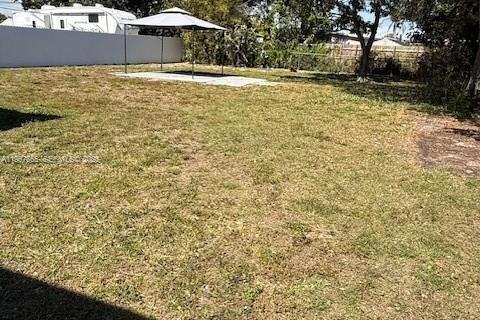 Casa en alquiler en West Park, Florida, 3 dormitorios № 2030120 - foto 13