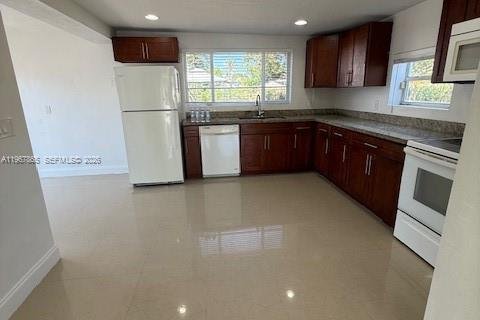 Casa en alquiler en West Park, Florida, 3 dormitorios № 2030120 - foto 4