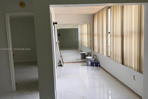 Купить кондоминиум в Майами, Флорида 3 спальни, 112.88м2, № 2167999 - фото 5