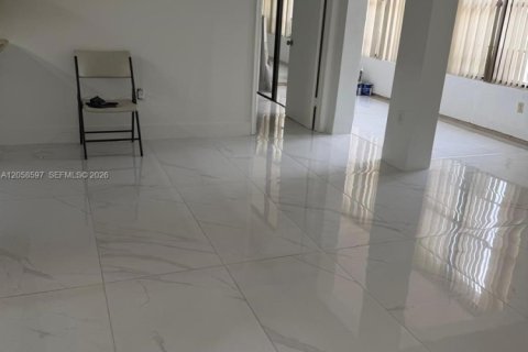 Купить кондоминиум в Майами, Флорида 3 спальни, 112.88м2, № 2167999 - фото 9