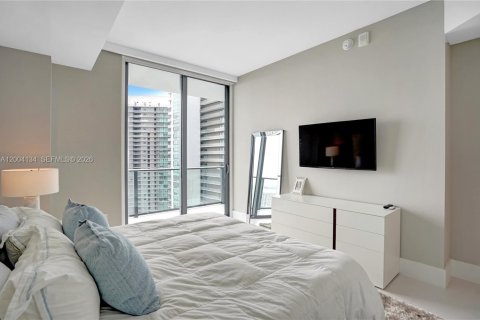 Condo in Miami, Florida, 4 bedrooms  № 2069627 - photo 24