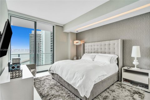 Condo in Miami, Florida, 4 bedrooms  № 2069627 - photo 12