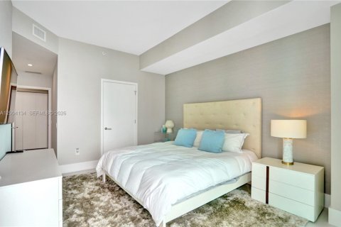 Condo in Miami, Florida, 4 bedrooms  № 2069627 - photo 25