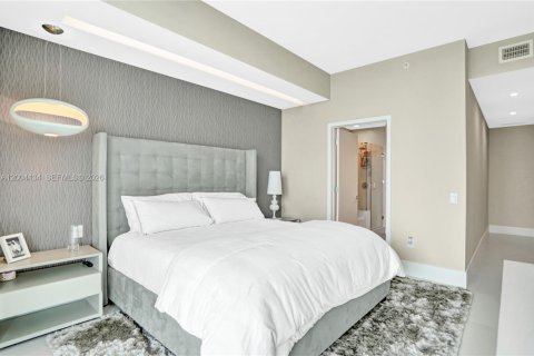 Condo in Miami, Florida, 4 bedrooms  № 2069627 - photo 14