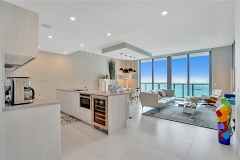 Condo in Miami, Florida, 4 bedrooms  № 2069627 - photo 6