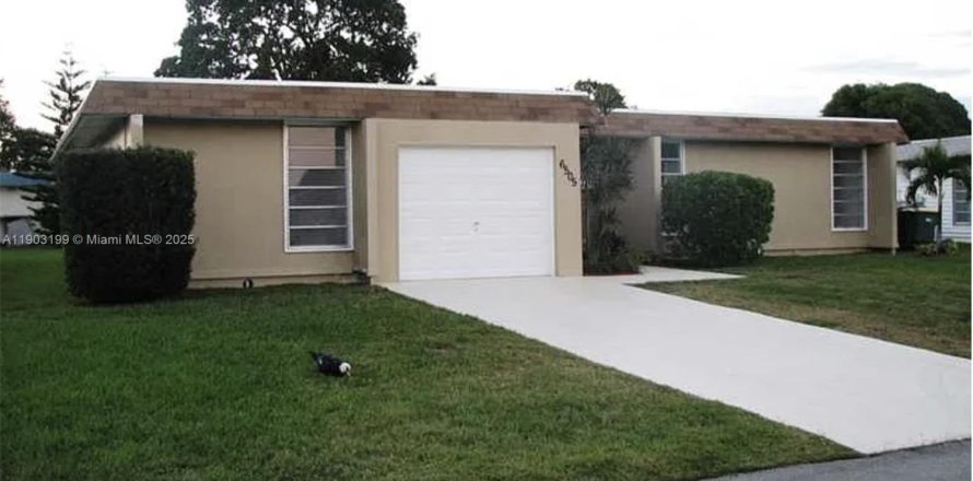 Дом в Тамарак, Флорида 2 спальни, 156.45м2 № 1955633