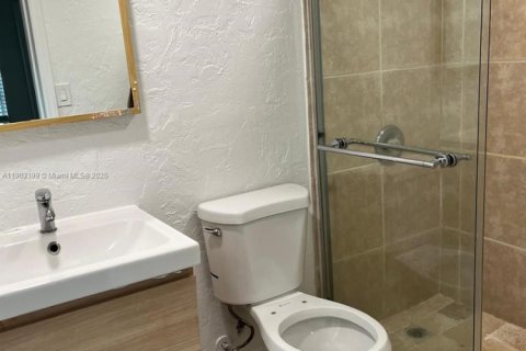 Снять в аренду виллу или дом в Тамарак, Флорида 2 спальни, 156.45м2, № 1955633 - фото 7