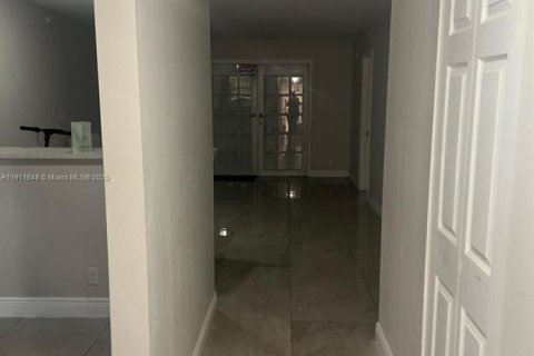 Apartment in Lake Worth, Florida 2 bedrooms, 94.76 sq.m. № 1967562 - photo 5