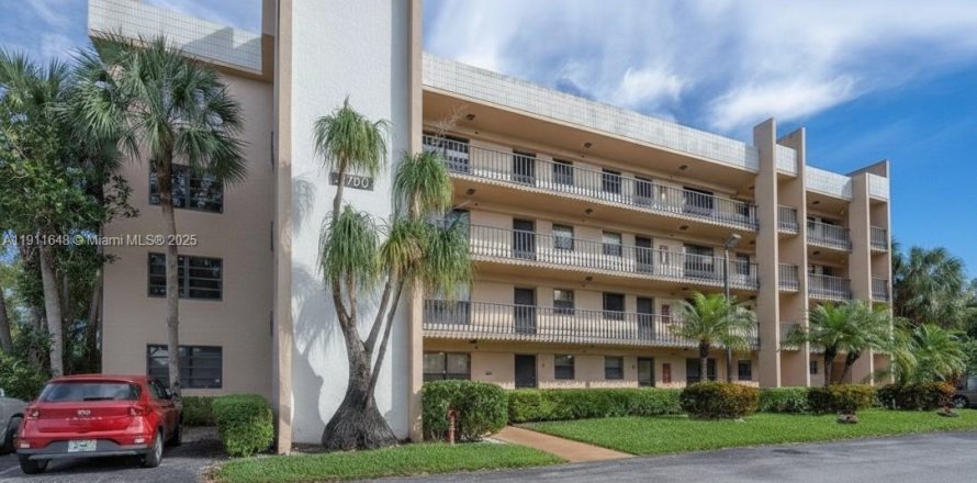 Apartment in Lake Worth, Florida 2 bedrooms, 94.76 sq.m. № 1967562