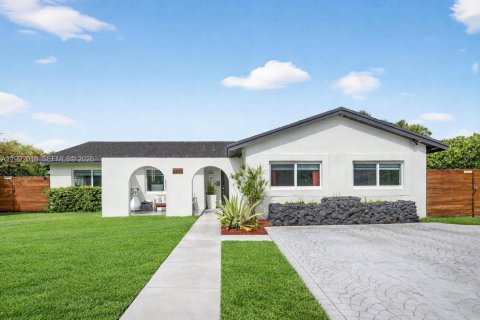 Купить виллу или дом в Майами, Флорида 3 спальни, 174.84м2, № 2067437 - фото 2