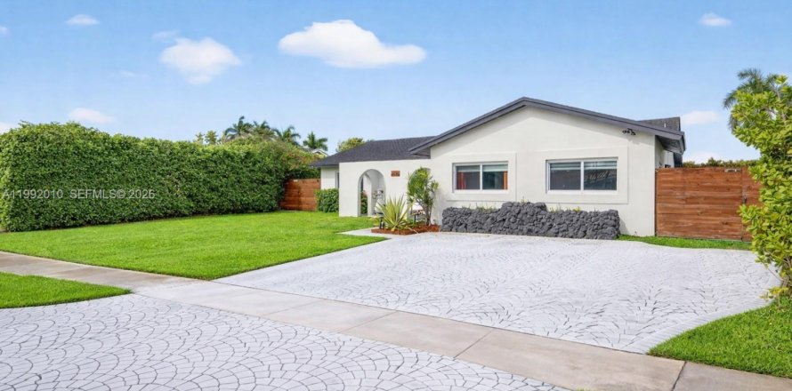 Дом в Майами, Флорида 3 спальни, 174.84м2 № 2067437