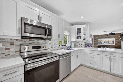 Купить виллу или дом в Майами, Флорида 3 спальни, 174.84м2, № 2067437 - фото 10